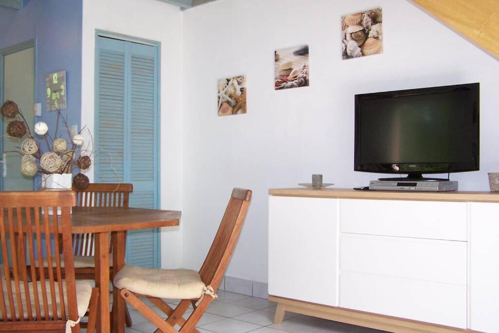 Maison Avec Jardin Clos. Animaux Acceptes - Wifi - Proche Plages De La Trinite Sur Mer Et Carnac Buitenkant foto